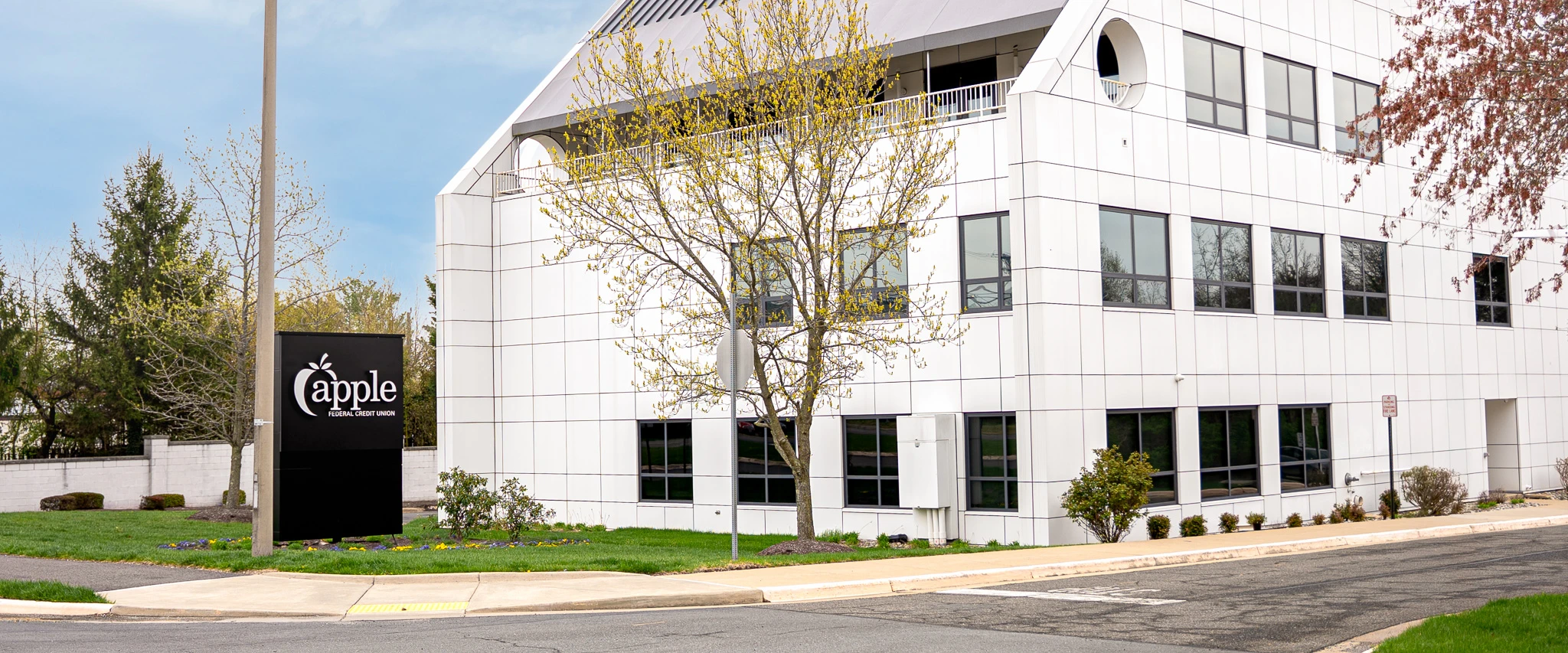 AFCU Fairfax-Members Way Branch exterior image